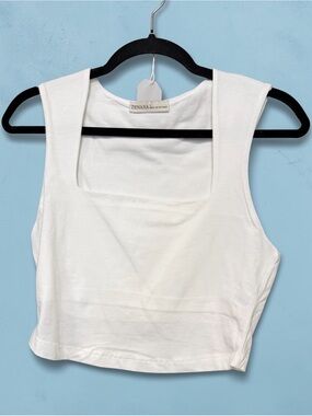 Zenana Outfitters White Square Neck Crop Tank